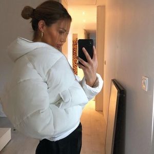 Meet your Posher, Lola